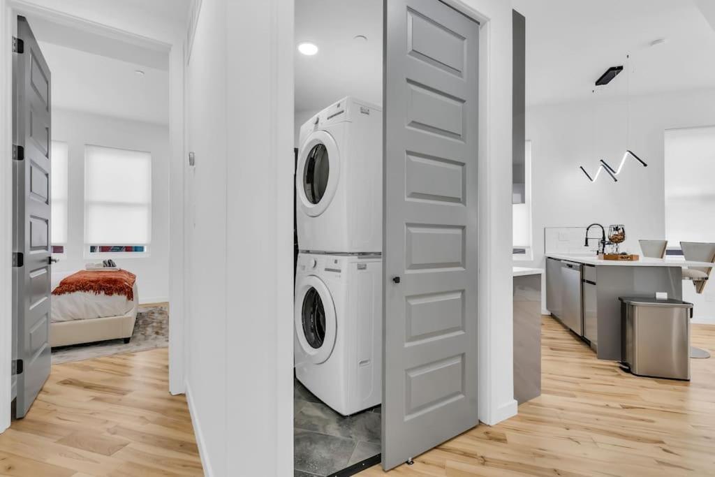 Au Courant Apartment Philadelphia